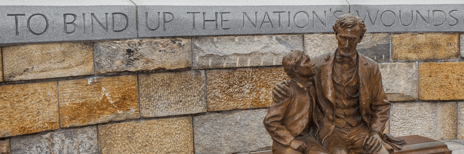 image of Abraham Lincoln Statue with his son at the American Civil War Center in Richmond, Virginia