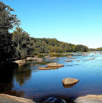 image of richmond virginia's downtown skyline on a bright sunny day