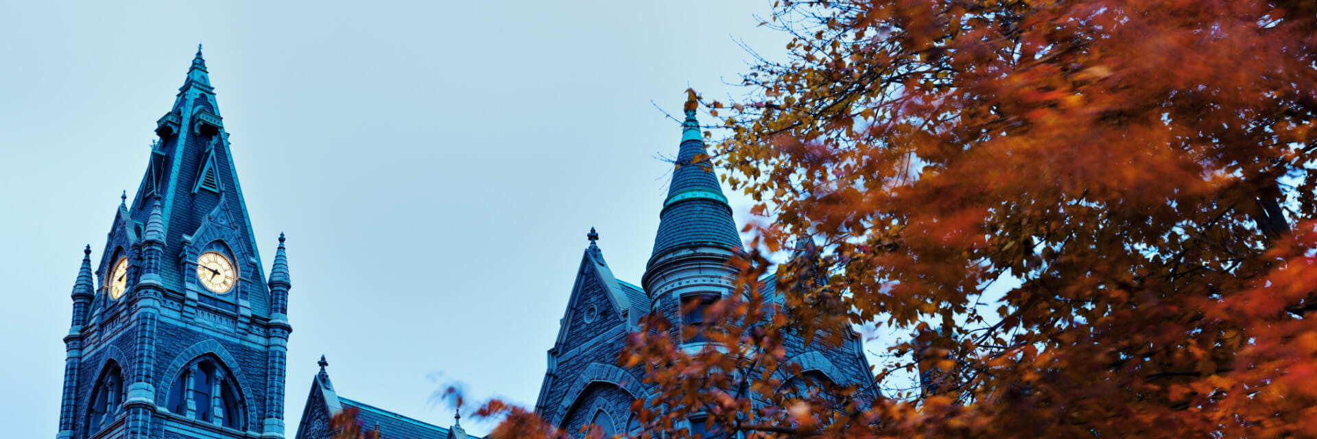 image of richmond virginia's downtown skyline on a bright sunny day