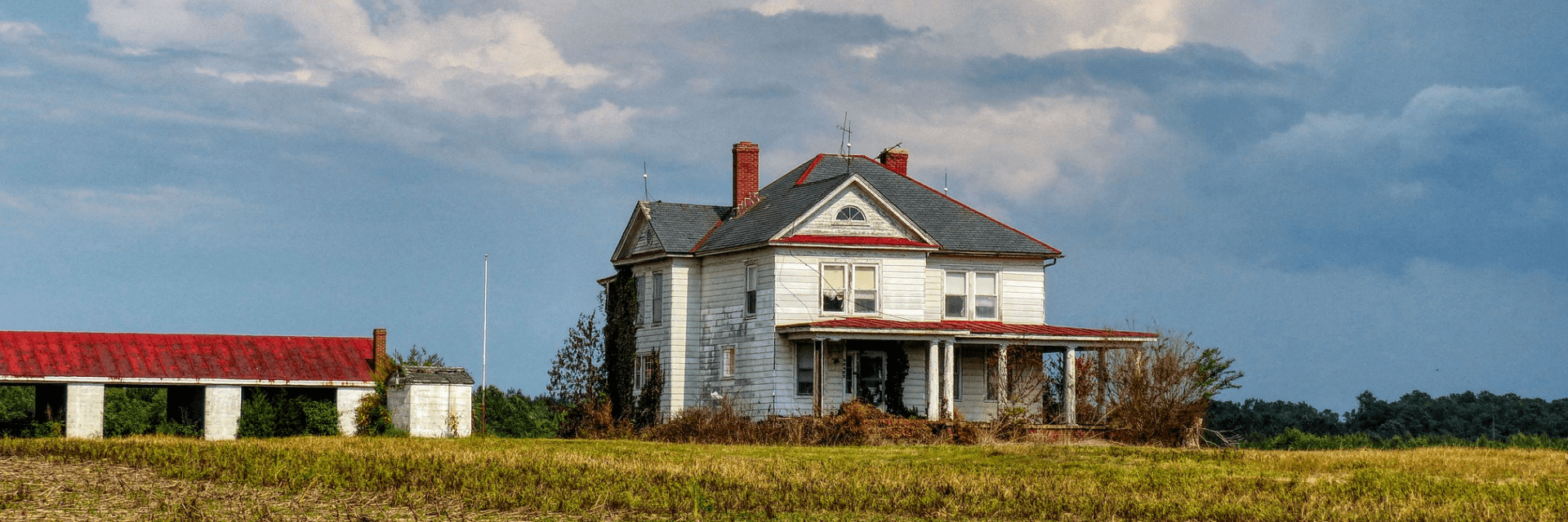 image of an old farmhouse in dinwiddie virginia