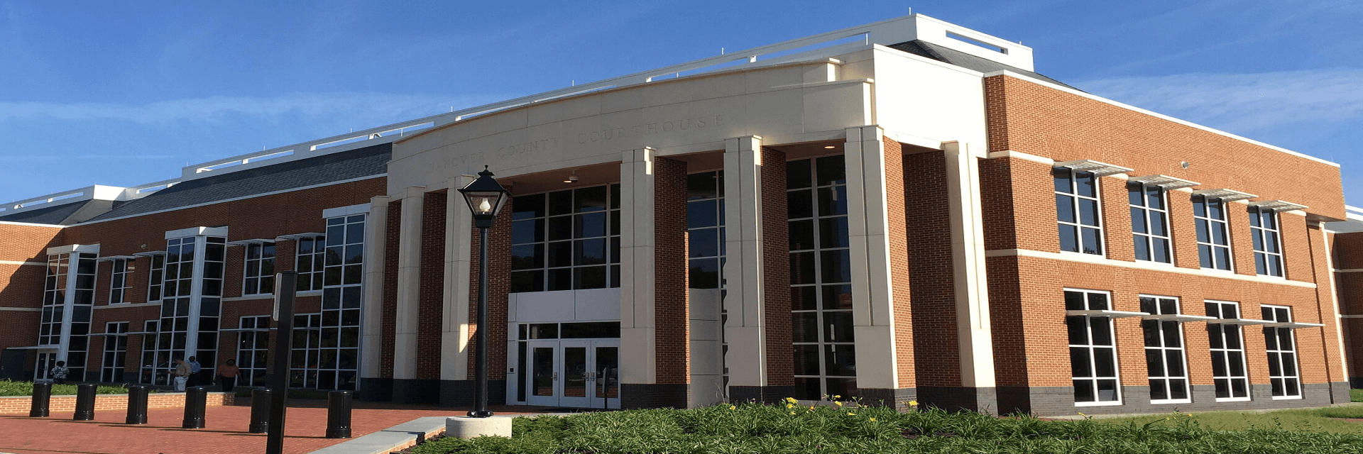image of the courthouse in hanover county virginia
