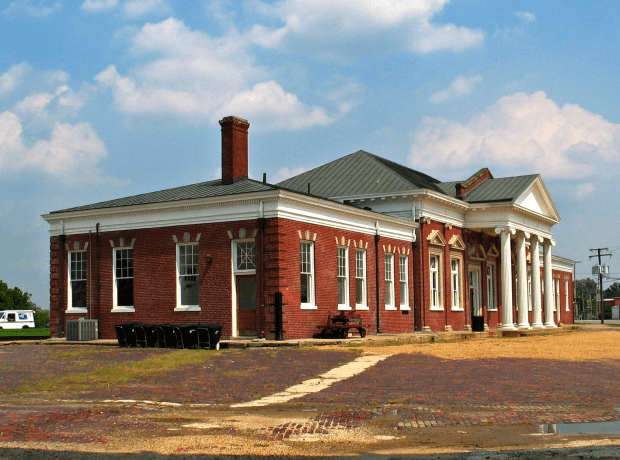 image of the petersburg union station in petersburg virginia